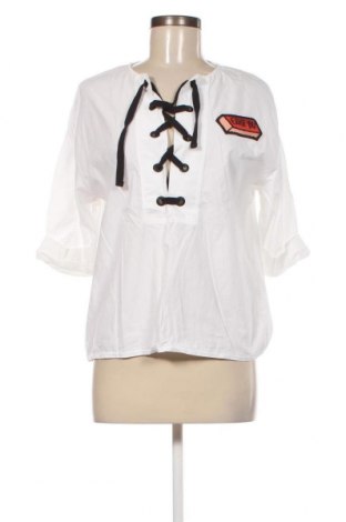 Дамска блуза Zara Trafaluc, Размер S, Цвят Бял, Цена 6,20 лв.