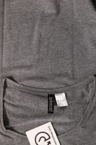 Γυναικείο t-shirt H&M Divided, Μέγεθος S, Χρώμα Γκρί, Τιμή 8,04 €