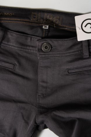 Damen Jeans DL1961, Größe S, Farbe Grau, Preis € 4,77
