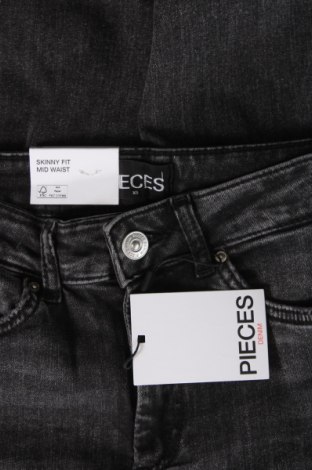 Damen Jeans Pieces, Größe XS, Farbe Grau, Preis 9,46 €