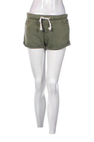 Γυναικείο κοντό παντελόνι Bershka, Μέγεθος S, Χρώμα Πράσινο, Τιμή 11,75 €