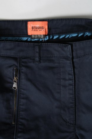 Дамски къс панталон Bershka, Размер M, Цвят Син, Цена 5,70 лв.