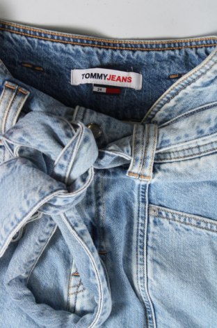 Γυναικείο κοντό παντελόνι Tommy Jeans, Μέγεθος XS, Χρώμα Μπλέ, Τιμή 50,47 €