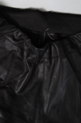 Дамски кожен панталон, Размер XS, Цвят Черен, Цена 6,38 лв.