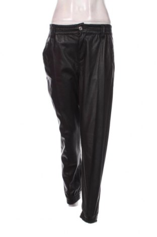 Pantaloni de piele pentru damă Bershka, Mărime S, Culoare Negru, Preț 7,56 Lei