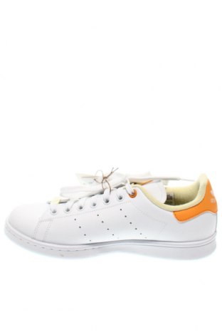Дамски обувки Adidas Originals, Размер 40, Цвят Бял, Цена 161,00 лв.
