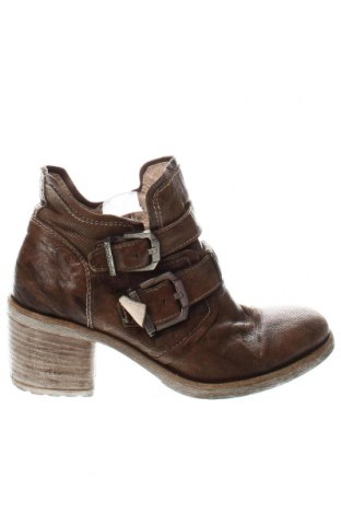 Dámské boty  Nero Giardini, Velikost 35, Barva Hnědá, Cena  663,00 Kč