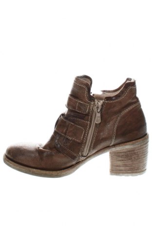 Dámské boty  Nero Giardini, Velikost 35, Barva Hnědá, Cena  663,00 Kč