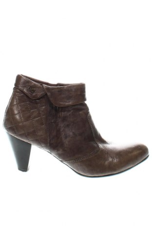 Дамски обувки Nero Giardini, Размер 37, Цвят Бежов, Цена 12,80 лв.