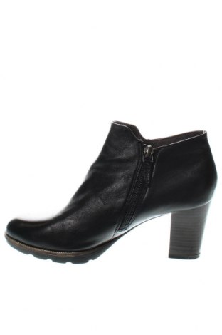 Дамски обувки Tamaris, Размер 37, Цвят Черен, Цена 44,00 лв.