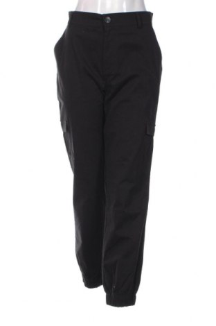Pantaloni de femei Dan Fox X About You, Mărime L, Culoare Negru, Preț 45,79 Lei
