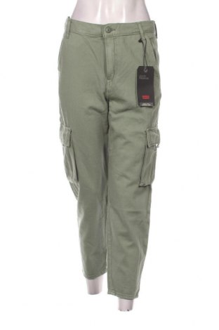 Дамски панталон Levi's, Размер S, Цвят Зелен, Цена 73,00 лв.