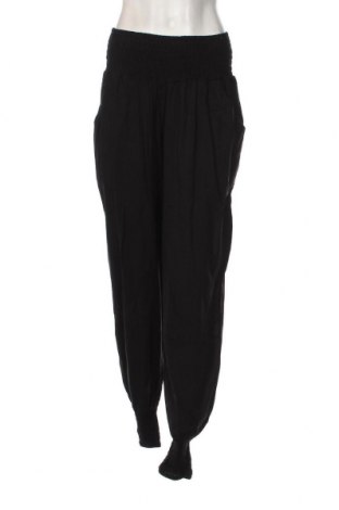 Γυναικείο παντελόνι Urban Classics, Μέγεθος M, Χρώμα Μαύρο, Τιμή 11,57 €