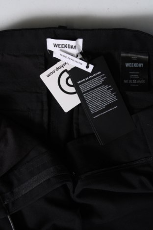 Дамски панталон Weekday, Размер M, Цвят Черен, Цена 16,40 лв.