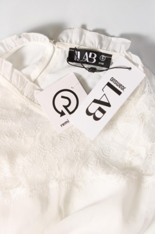 Γυναικείο αμάνικο μπλουζάκι Answear, Μέγεθος S, Χρώμα Λευκό, Τιμή 9,41 €
