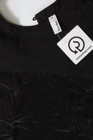 Γυναικείο αμάνικο μπλουζάκι Friendtex, Μέγεθος M, Χρώμα Μαύρο, Τιμή 5,12 €