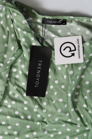 Γυναικείο αμάνικο μπλουζάκι Trendyol, Μέγεθος L, Χρώμα Πράσινο, Τιμή 7,48 €