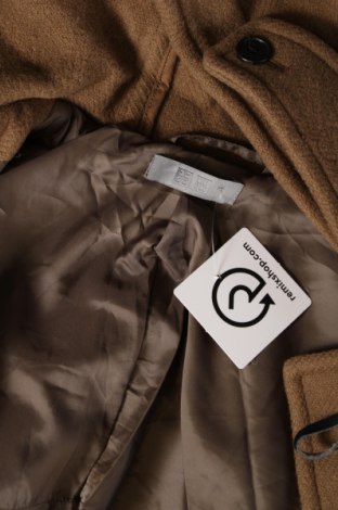 Дамско палто Uniqlo, Размер M, Цвят Кафяв, Цена 25,20 лв.