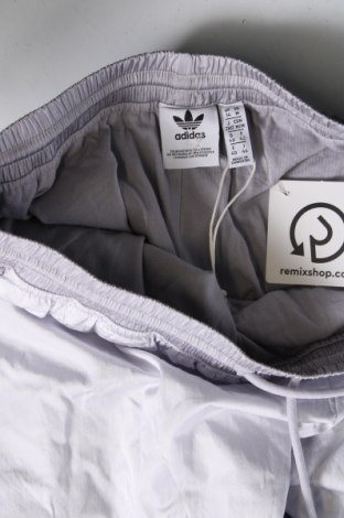 Дамско спортно долнище Adidas Originals, Размер M, Цвят Сребрист, Цена 29,00 лв.