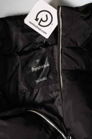 Γυναικείο μπουφάν Bershka, Μέγεθος XL, Χρώμα Μαύρο, Τιμή 10,76 €