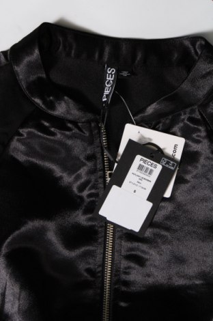 Дамско яке Pieces, Размер S, Цвят Черен, Цена 24,60 лв.