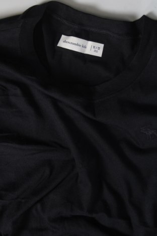 Детска тениска Abercrombie Kids, Размер 12-13y/ 158-164 см, Цвят Черен, Цена 28,29 лв.