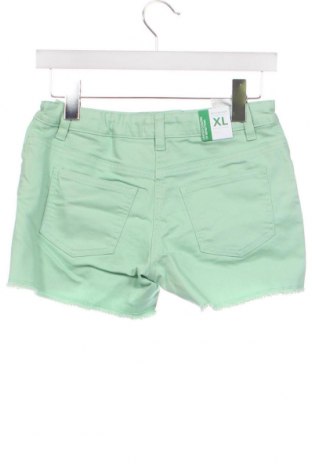 Детски къс панталон United Colors Of Benetton, Размер 10-11y/ 146-152 см, Цвят Зелен, Цена 59,00 лв.