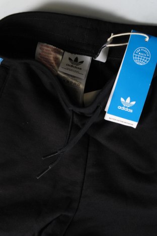 Dziecięce spodnie sportowe Adidas Originals, Rozmiar 6-7y/ 122-128 cm, Kolor Czarny, Cena 182,08 zł