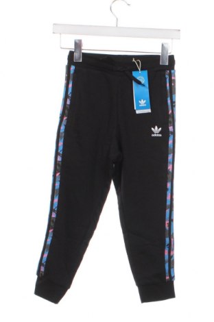Детско спортно долнище Adidas Originals, Размер 6-7y/ 122-128 см, Цвят Черен, Цена 71,28 лв.