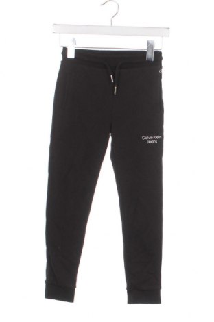 Детско спортно долнище Calvin Klein Jeans, Размер 8-9y/ 134-140 см, Цвят Черен, Цена 96,75 лв.