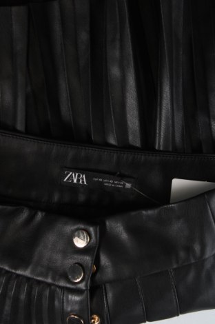 Кожена пола Zara, Размер XS, Цвят Черен, Цена 20,00 лв.