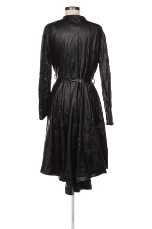 Кожена рокля Silvian Heach, Размер L, Цвят Черен, Цена 59,00 лв.