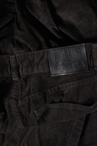 Мъжки джинси Pioneer, Размер M, Цвят Зелен, Цена 6,96 лв.