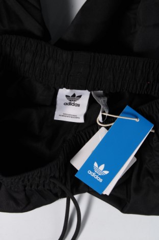 Мъжки къс панталон Adidas Originals, Размер S, Цвят Черен, Цена 75,69 лв.