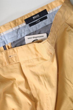 Pantaloni de bărbați Brax, Mărime L, Culoare Galben, Preț 30,40 Lei