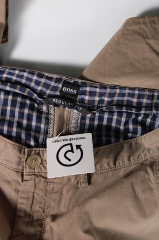 Pantaloni de bărbați Hugo Boss, Mărime M, Culoare Bej, Preț 114,81 Lei