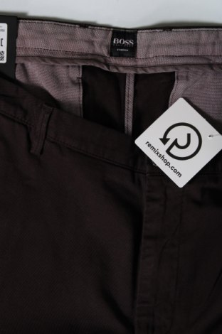 Pantaloni de bărbați Hugo Boss, Mărime XL, Culoare Maro, Preț 769,74 Lei