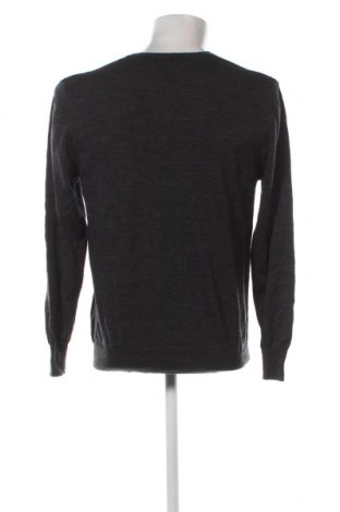 Мъжки пуловер Royal Class, Размер M, Цвят Сив, Цена 6,38 лв.