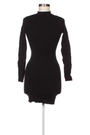 Šaty  Bershka, Veľkosť M, Farba Čierna, Cena  3,12 €