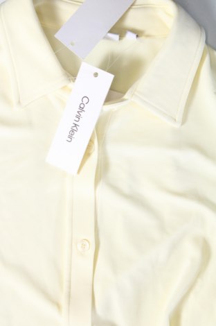 Рокля Calvin Klein, Размер S, Цвят Жълт, Цена 86,10 лв.