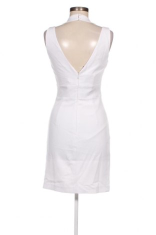 Kleid Guess, Größe XS, Farbe Weiß, Preis 123,20 €
