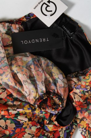 Šaty  Trendyol, Velikost XS, Barva Vícebarevné, Cena  266,00 Kč