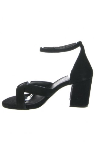 Sandále Answear, Veľkosť 38, Farba Čierna, Cena  35,32 €