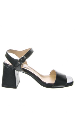 Sandale Answear, Mărime 36, Culoare Negru, Preț 151,97 Lei