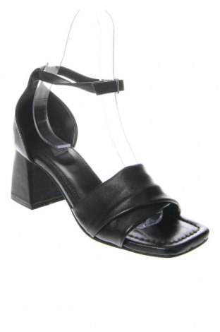 Sandále Answear, Veľkosť 37, Farba Čierna, Cena  39,69 €