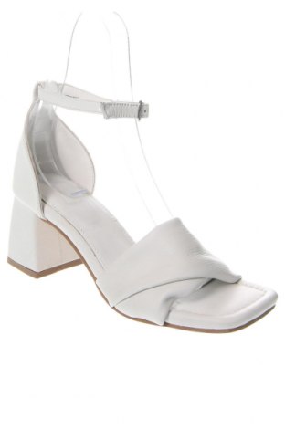 Sandalen Answear, Größe 37, Farbe Weiß, Preis € 39,69