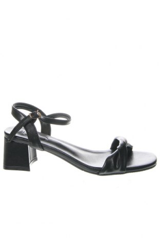 Sandále Answear, Veľkosť 40, Farba Čierna, Cena  25,61 €