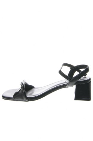Sandale Answear, Mărime 41, Culoare Negru, Preț 181,58 Lei