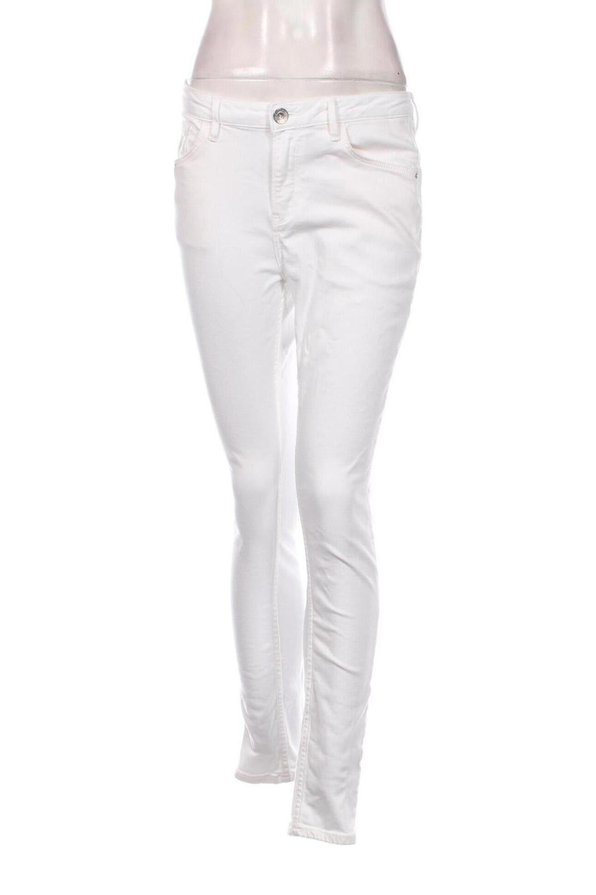Дамски дънки Garcia Jeans, Размер M, Цвят Бял, Цена 19,14 лв.