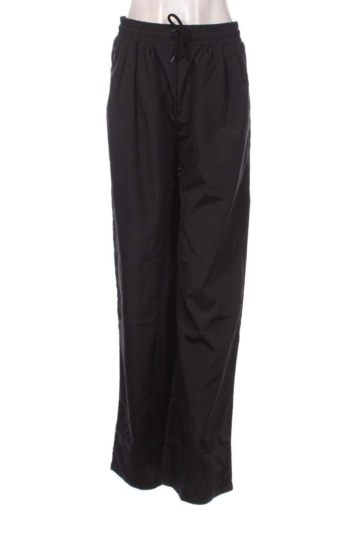 Pantaloni trening de femei Trendyol, Mărime M, Culoare Negru, Preț 190,79 Lei